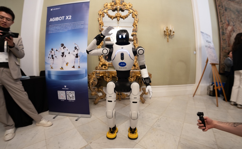 AgiBot Lingxi X2